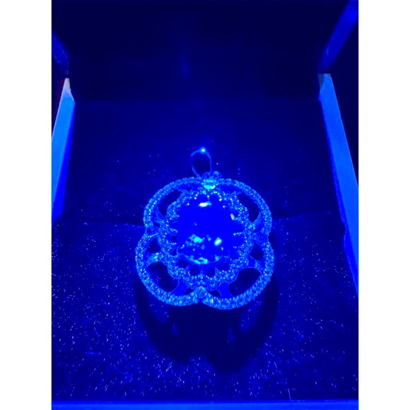 New Spirit Art USA Diamond Peony Blue Topaz Necklace, 2.1 CT Blue Gemstone - Picture 8 of 8